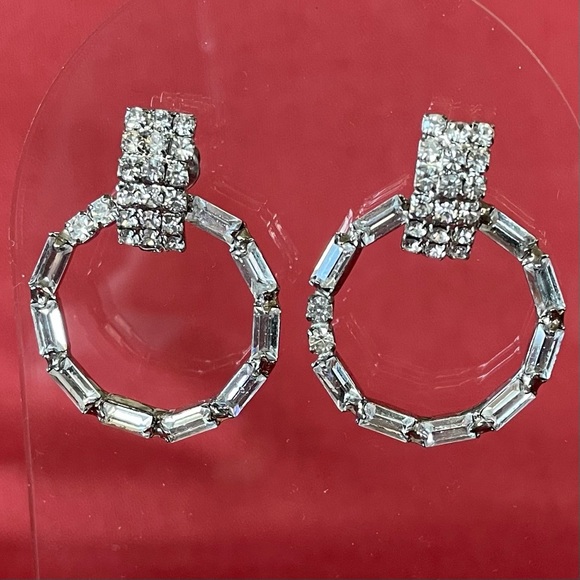 Vintage Jewelry - Vintage 80s Circular Rhinestone Stud Earrings